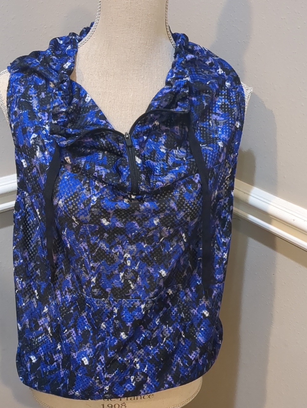 Demi Lovato Fabletics Mesh Blue & Black Vest